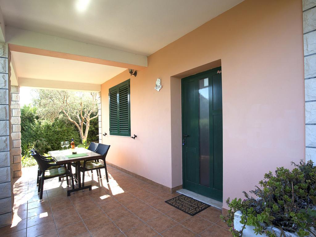 Apartments Jobst Vela Luka